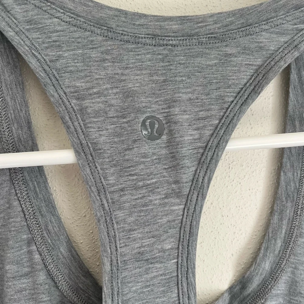 Lululemon Grey Yogi Racerback III Front Pocket Tank Size Small